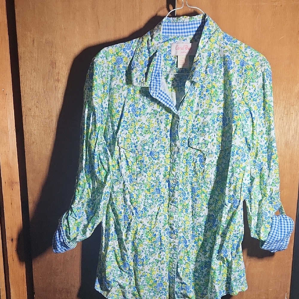 Floral Button-Up Shirt with Blue Accents